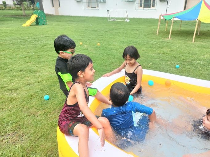 POOL PARTY NURSERY - GRADE K2